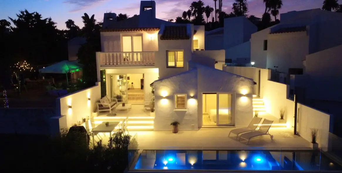 Sale of detached villa in Estepona 5