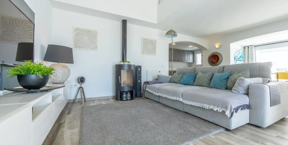 Sale of detached villa in Estepona 16