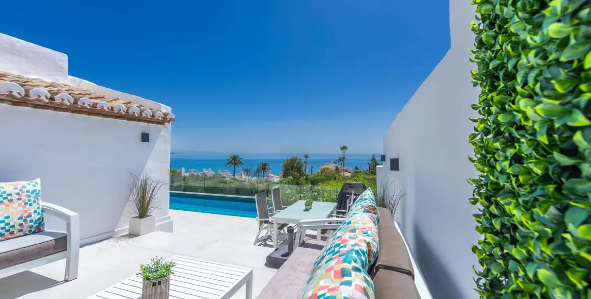 Sale of detached villa in Estepona 20