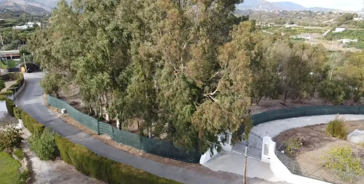 Sale of residential plot in Estepona 5