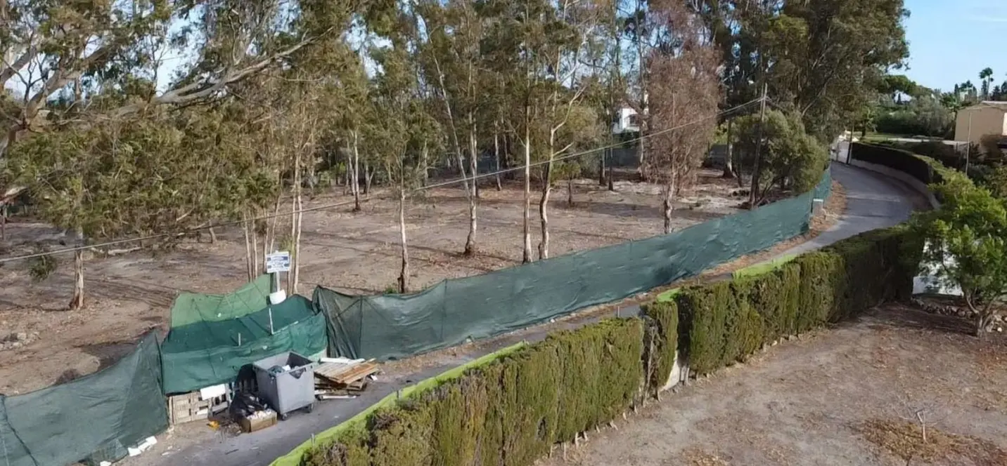 Sale of residential plot in Estepona 3