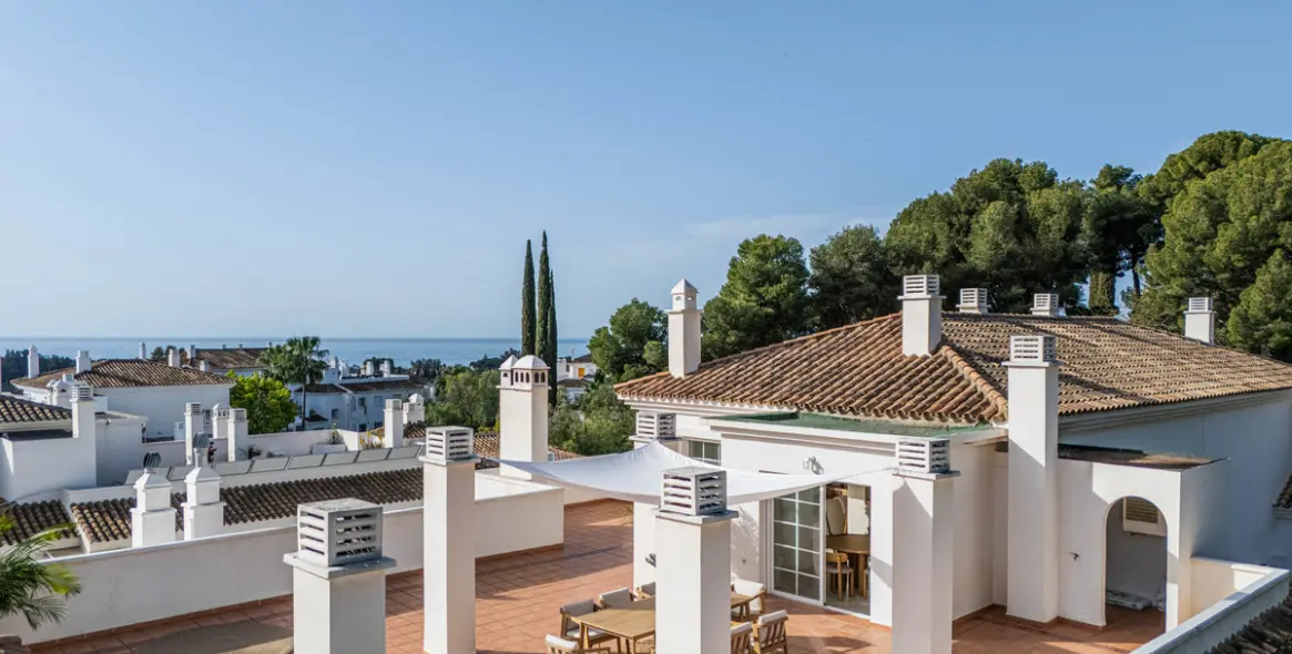 Sale of penthouse duplex in Río Real 1