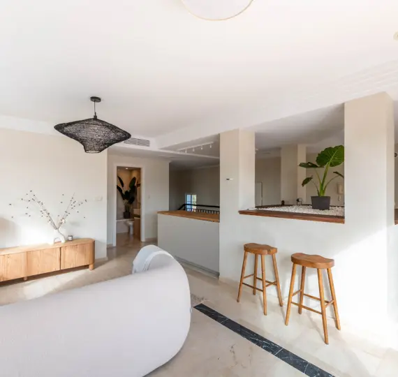 Sale of penthouse duplex in Río Real