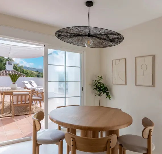 Sale of penthouse duplex in Río Real