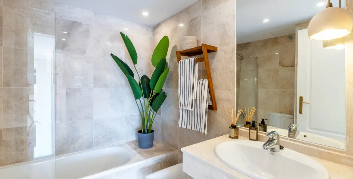 Sale of penthouse duplex in Río Real 13