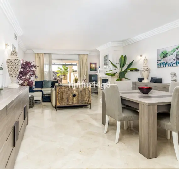 Продажа апартаментов на первом этаже в Nueva Andalucía