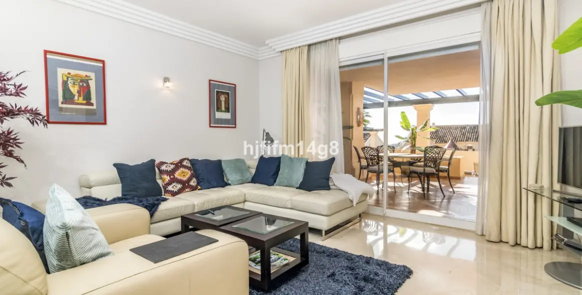 Продажа апартаментов на первом этаже в Nueva Andalucía 5