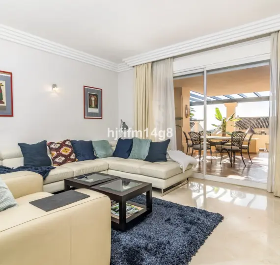 Продажа апартаментов на первом этаже в Nueva Andalucía