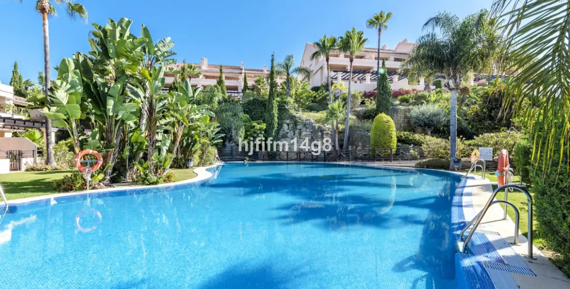 Продажа апартаментов на первом этаже в Nueva Andalucía 14