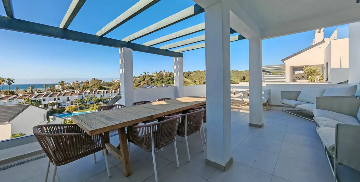 Продажа двухуровневого пентхауса в Estepona 4