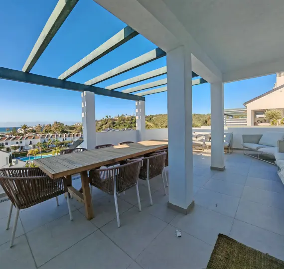 Sale of penthouse duplex in Estepona
