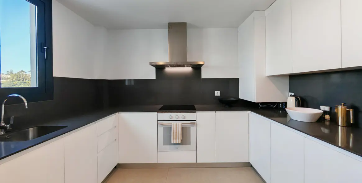 Продажа двухуровневого пентхауса в Estepona 9