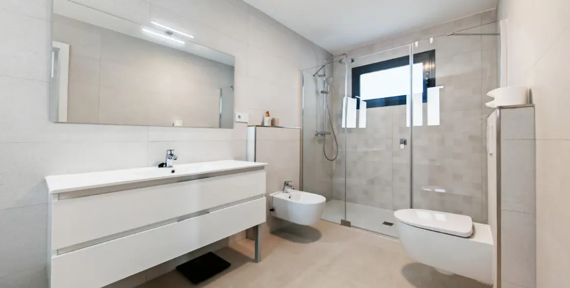 Продажа двухуровневого пентхауса в Estepona 11