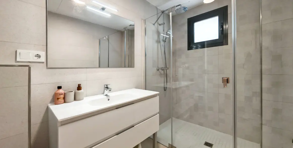 Продажа двухуровневого пентхауса в Estepona 13