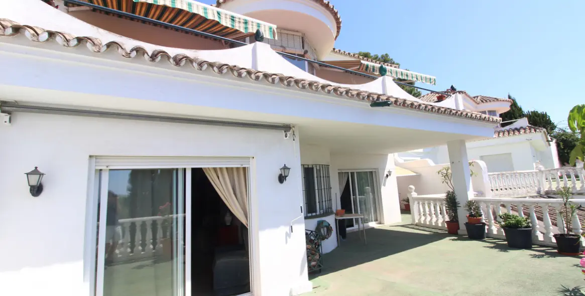 Sale of detached villa in Nueva Andalucía 1