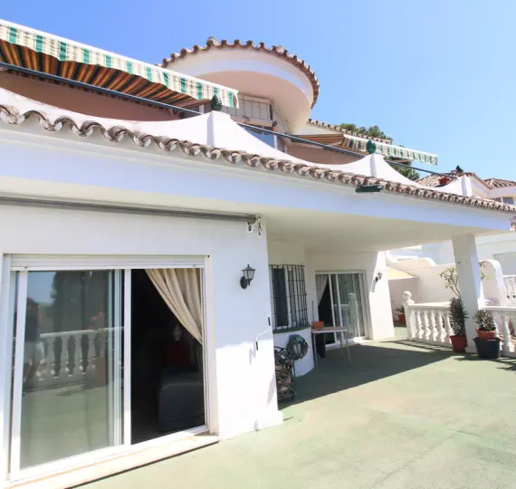 Sale of detached villa in Nueva Andalucía