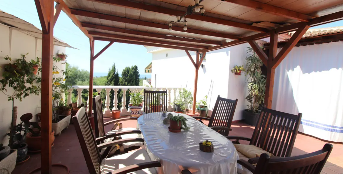 Sale of detached villa in Nueva Andalucía 2