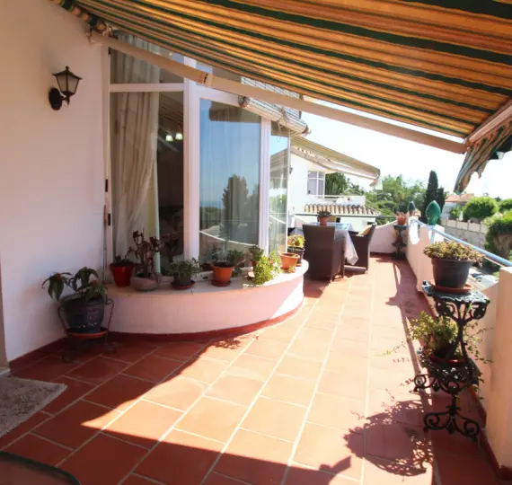 Sale of detached villa in Nueva Andalucía