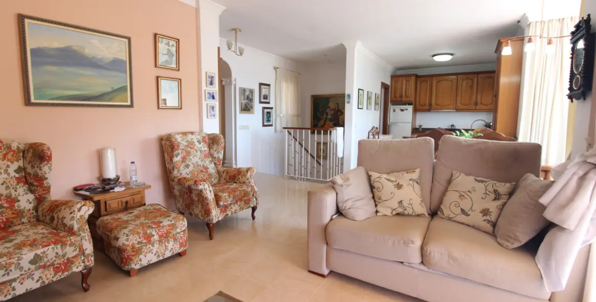 Sale of detached villa in Nueva Andalucía 10