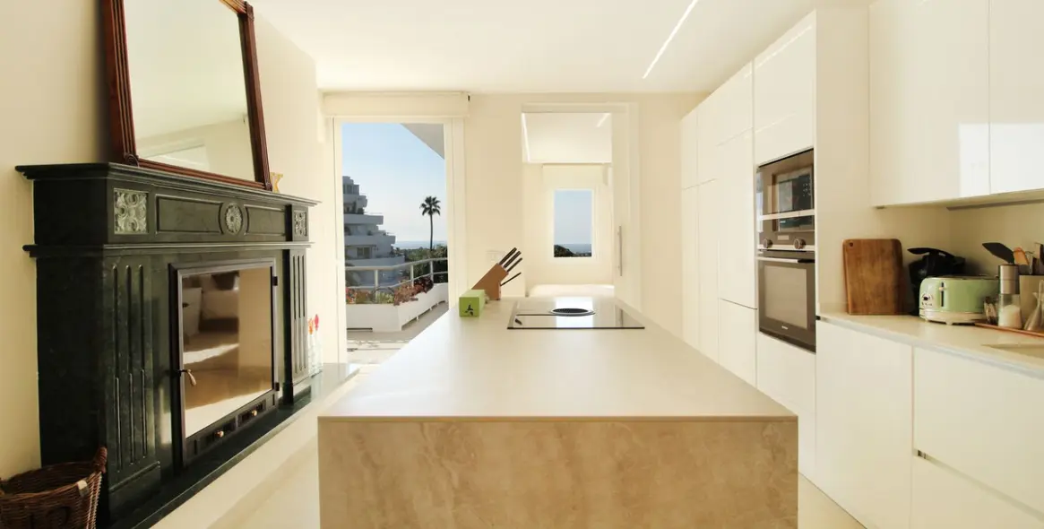 Sale of middle floor apartment in Guadalmina Alta 3