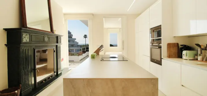 Sale of middle floor apartment in Guadalmina Alta 2