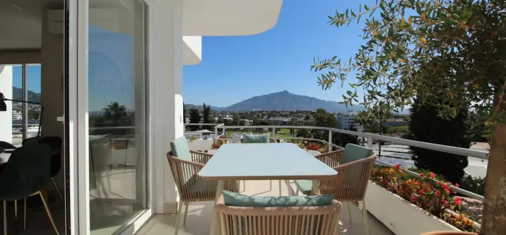 Sale of middle floor apartment in Guadalmina Alta 4
