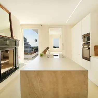 Sale of middle floor apartment in Guadalmina Alta