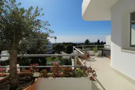 Image 6 thumb