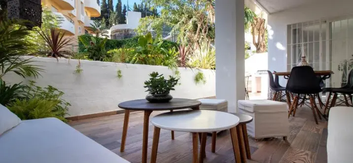 Sale of middle floor apartment in Nueva Andalucía 1