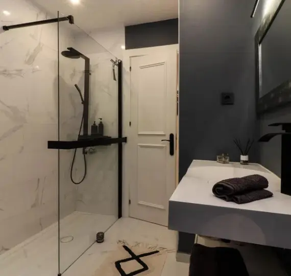 Sale of middle floor apartment in Nueva Andalucía