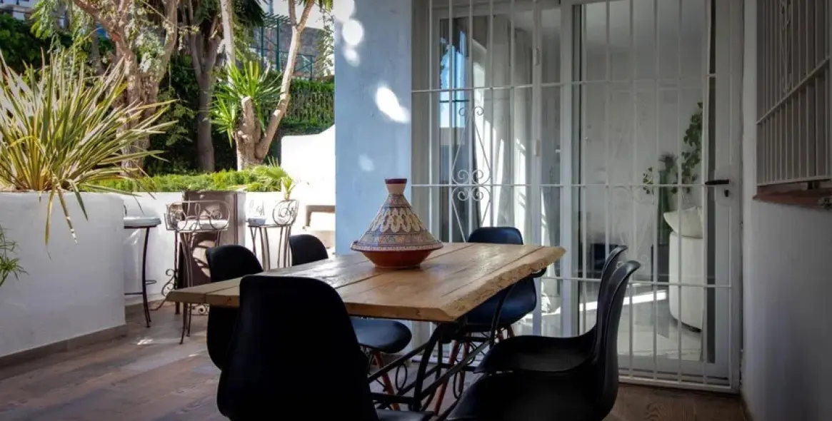 Sale of middle floor apartment in Nueva Andalucía 24