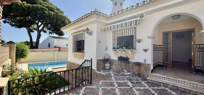 Detached villa R5156308 0