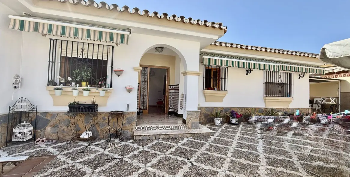 Sale of detached villa in Benalmadena 2