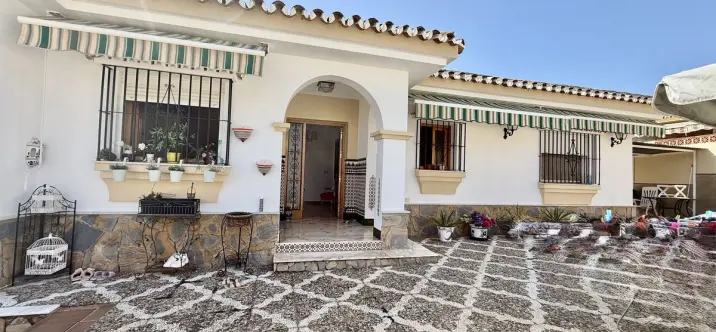 Detached villa R5156308 1