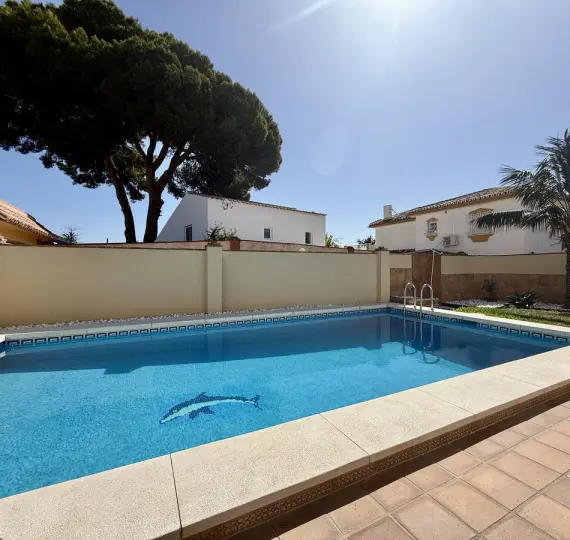 Detached villa R5156308