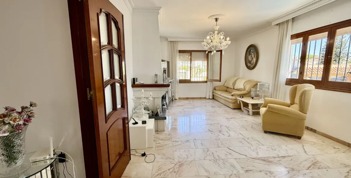 Sale of detached villa in Benalmadena 13