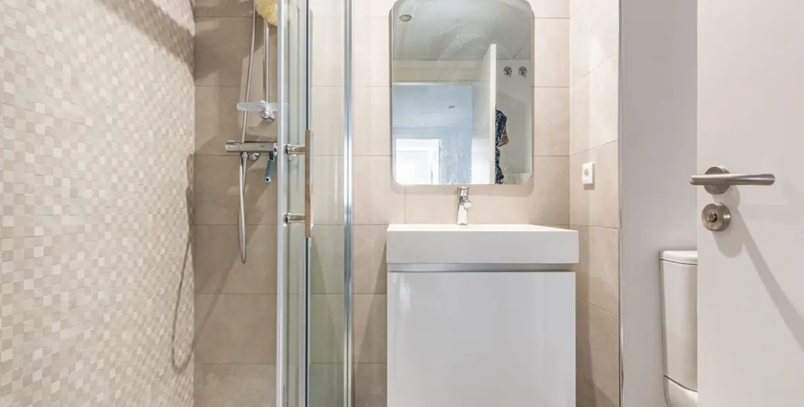 Sale of ground floor apartment in Benahavís 24