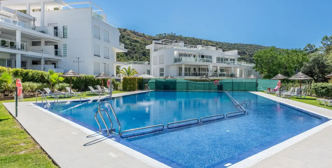 Sale of ground floor apartment in Benahavís 27