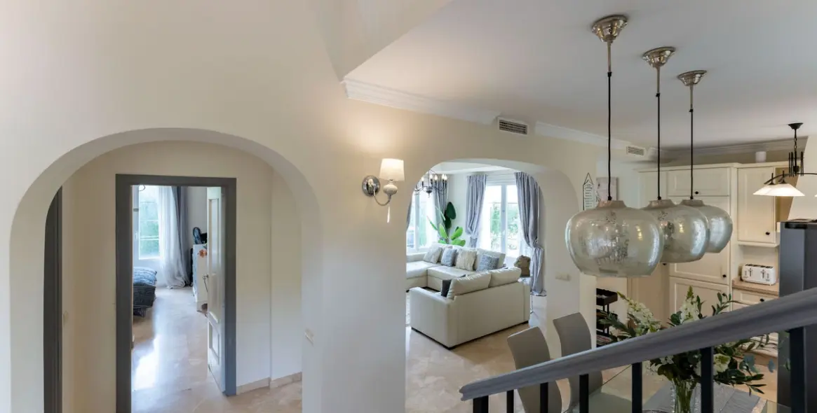 Продажа  отдельно стоящей виллы в Mijas 19