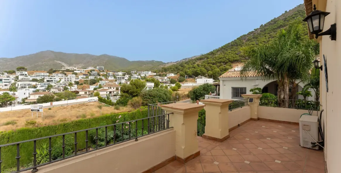 Sale of detached villa in Mijas 28