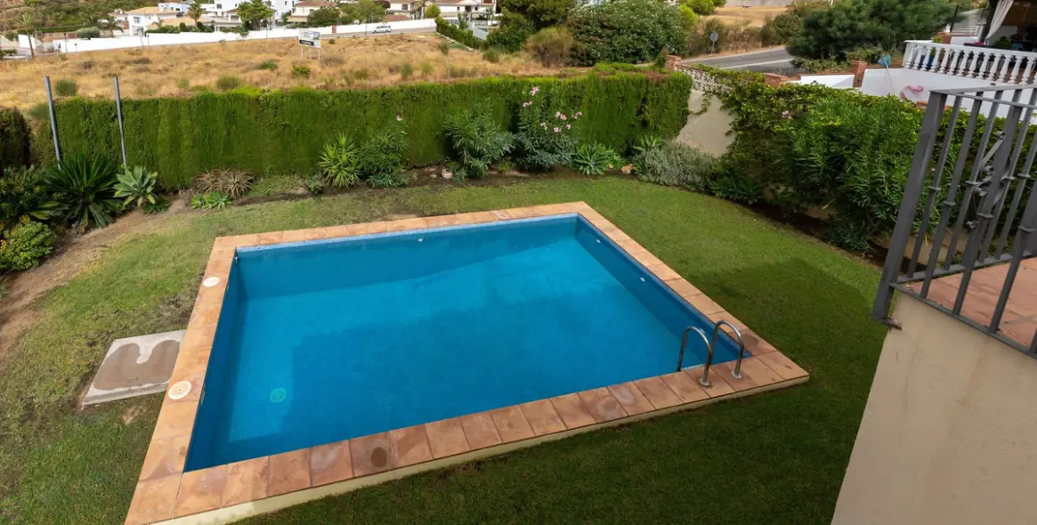 Sale of detached villa in Mijas 32