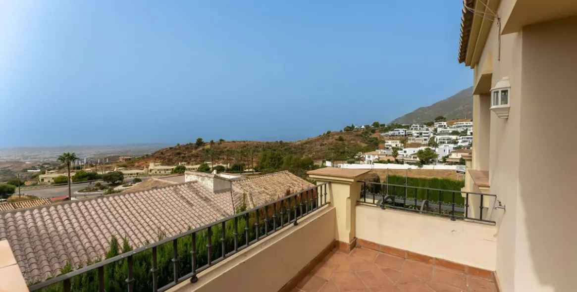 Sale of detached villa in Mijas 33