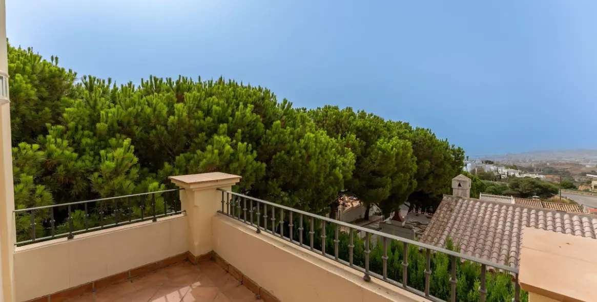 Sale of detached villa in Mijas 34