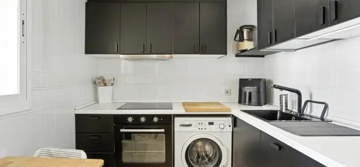 Sale of middle floor apartment in Elviria 4