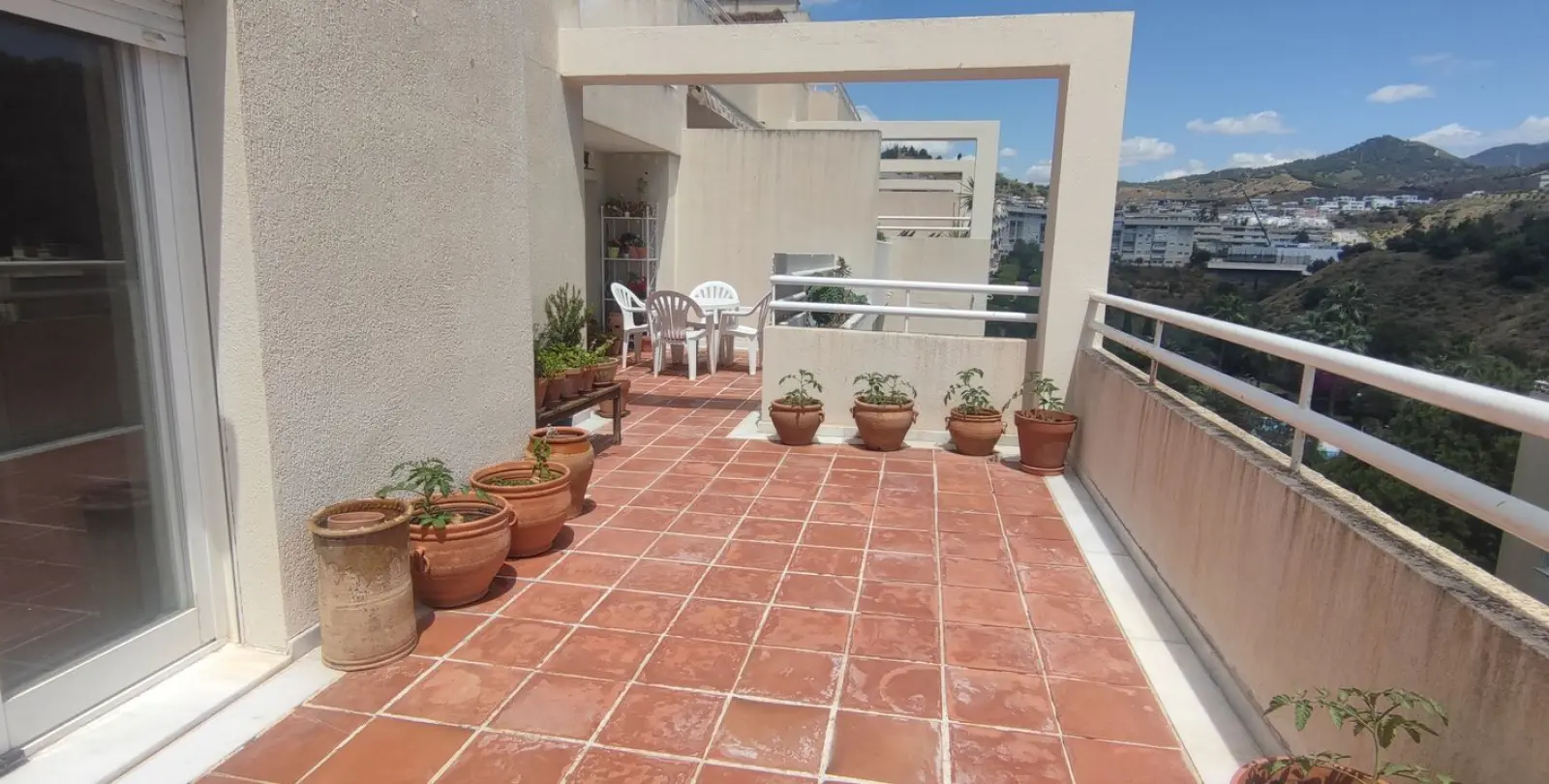Sale of penthouse in Limonar 2