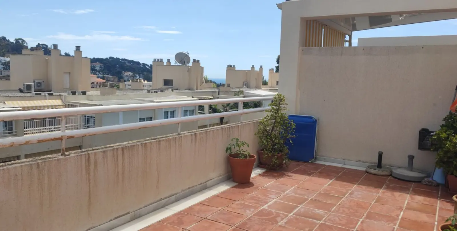 Sale of penthouse in Limonar 24