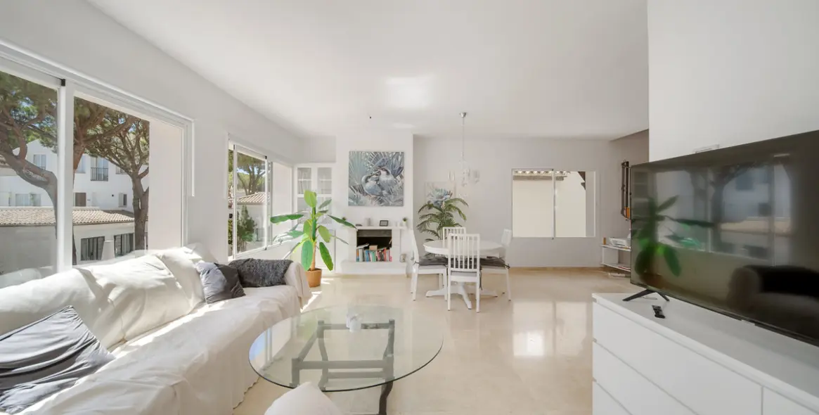 Sale of penthouse duplex in Nueva Andalucía 1