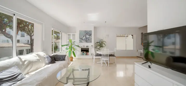 Sale of penthouse duplex in Nueva Andalucía 0