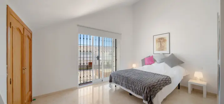 Sale of penthouse duplex in Nueva Andalucía 1
