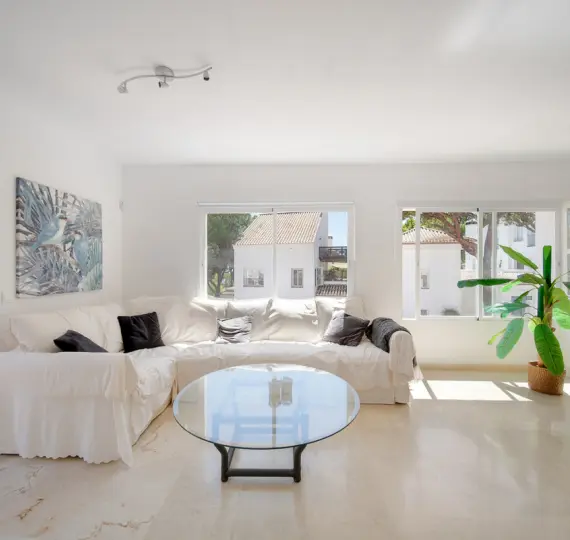 Sale of penthouse duplex in Nueva Andalucía